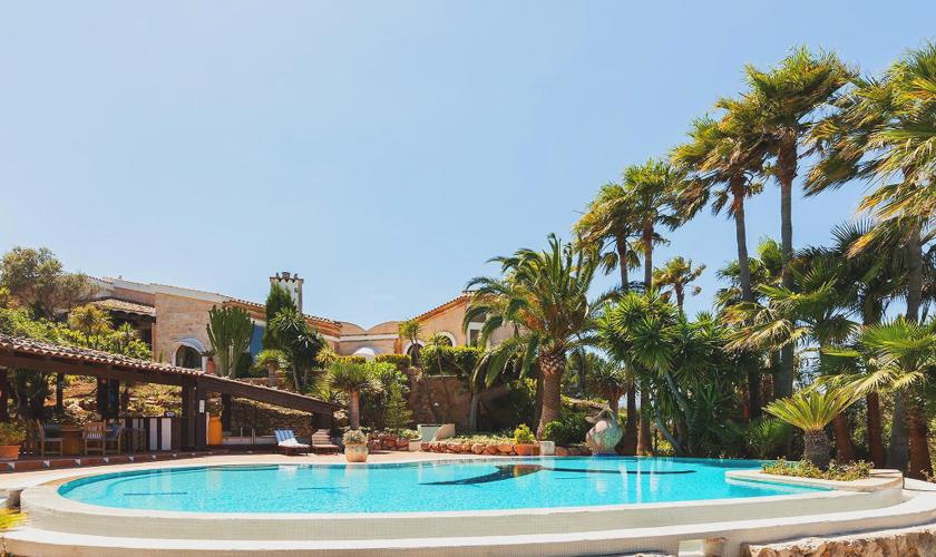 Pool der Luxusvilla Mallorca 12 Personen PM 3329