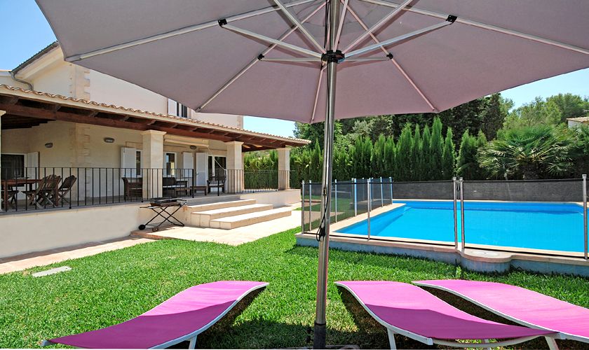Pool und Liegen Ferienhaus Mallorca PM 3717