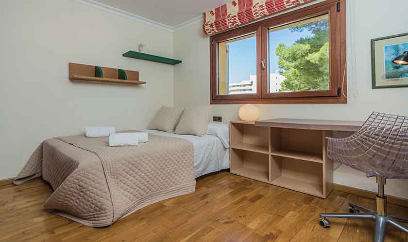 Schlafzimmer Ferienvilla Mallorca 8 Personen PM 3741