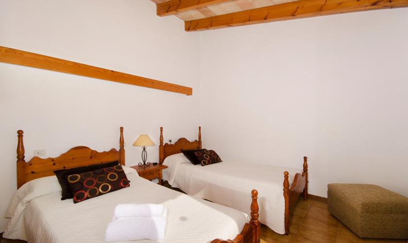 Schlafzimmer Finca Mallorca für 4 Personen PM 383