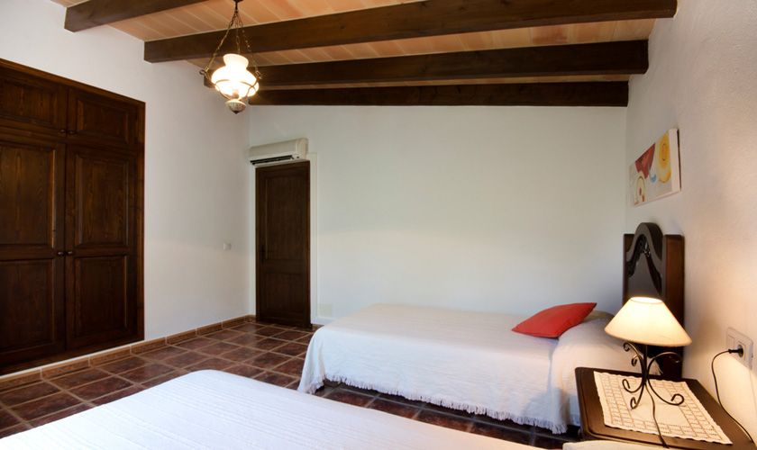Schlafzimmer Finca Mallorca für 4 Personen PM 387