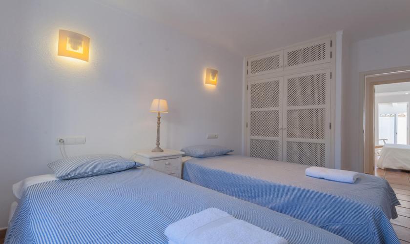Schlafzimmer Ferienhaus Mallorca Pollensa PM 3895