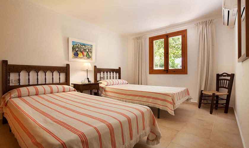 Schlafzimmer Finca Mallorca 4 Personen PM 3928