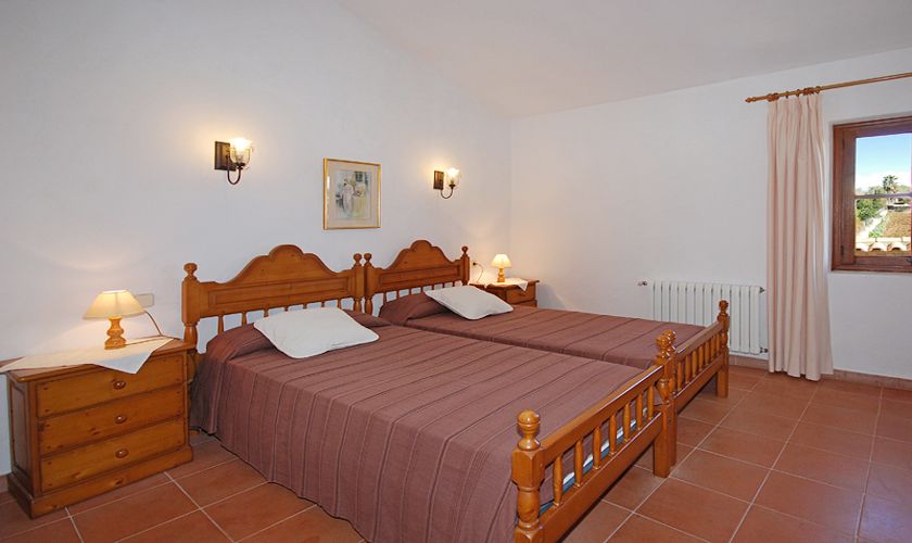 Schlafzimmer Finca Mallorca für 10 Personen PM 399