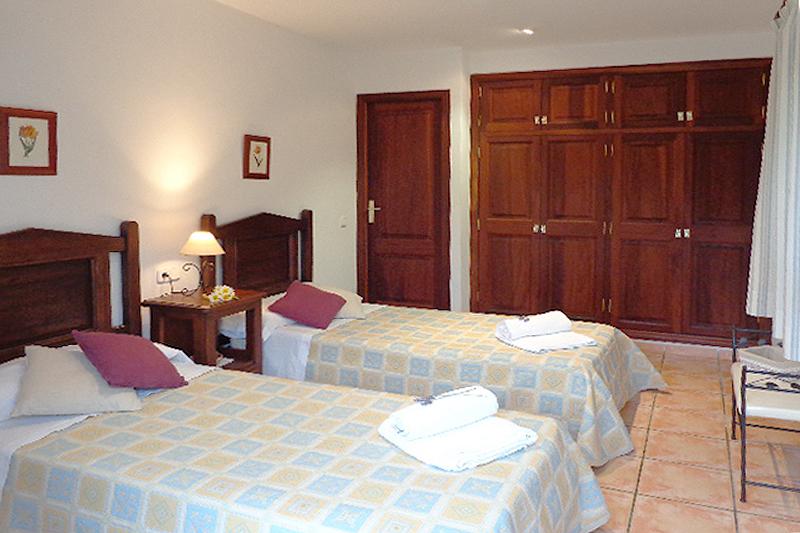 Schlafzimmer Nebenhaus Ferienfinca Mallorca 4 Personen PM 564