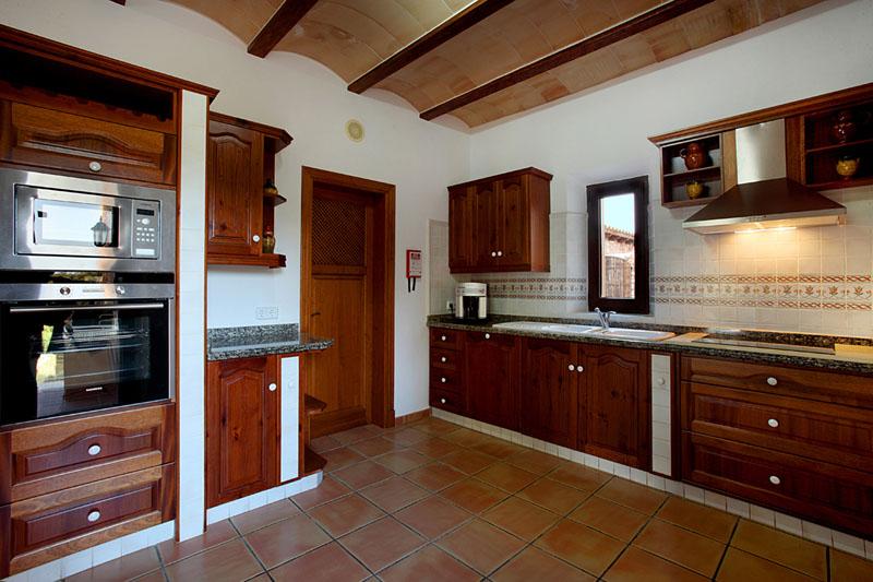 Küche Finca Mallorca PM 6055 im Südosten für 10 Personen