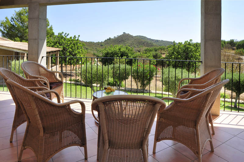 Terrasse der Finca Mallorca PM 6063 im Südosten