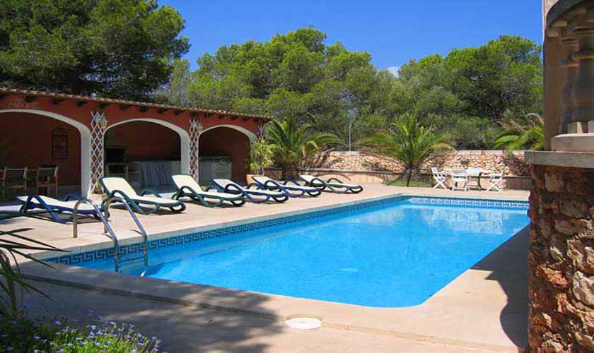 Pool und Terrasse Ferienvilla Mallorca Süden PM 645
