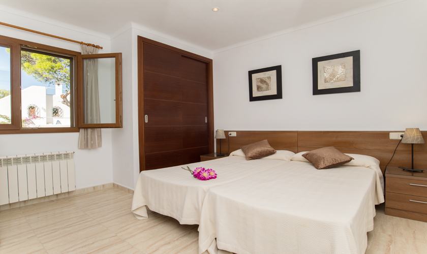 Schlafzimmer Ferienhaus Mallorca 10 Personen PM 6530