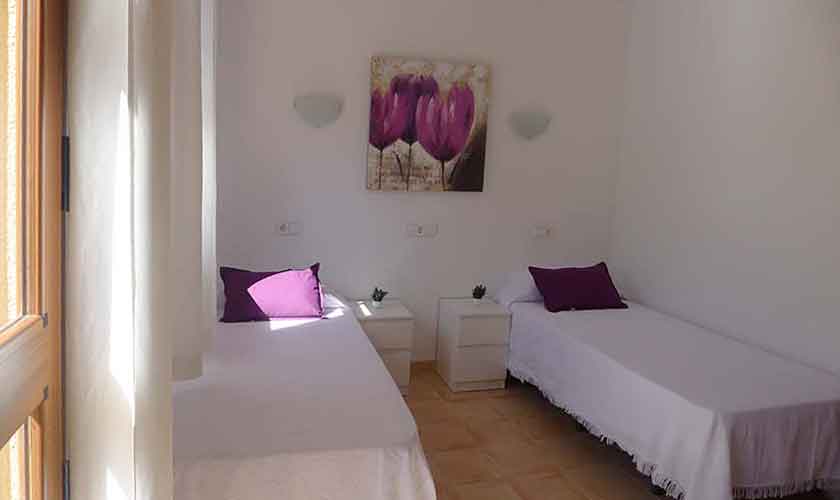 Schlafzimmer Ferienvilla Mallorca PM 470