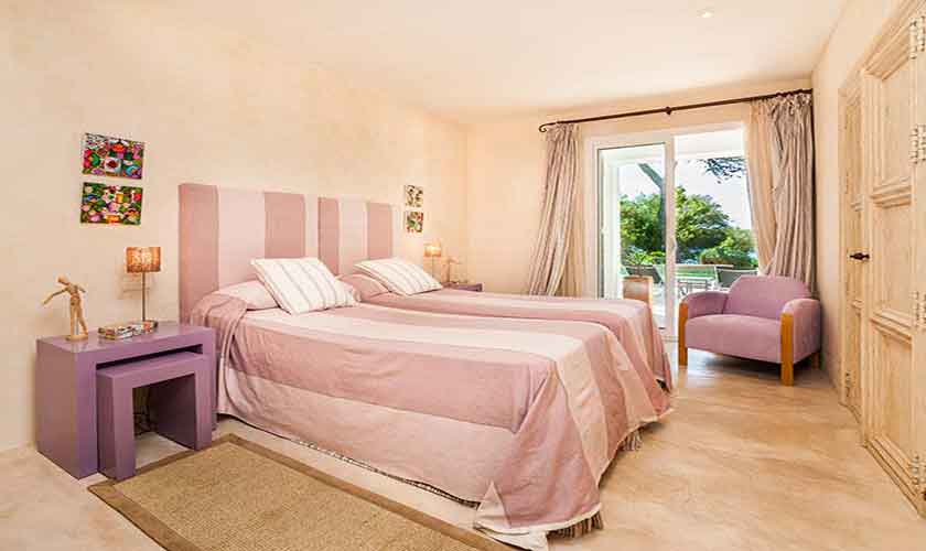 Schlafzimmer Luxusvilla Mallorca 10 Personen PM 6510